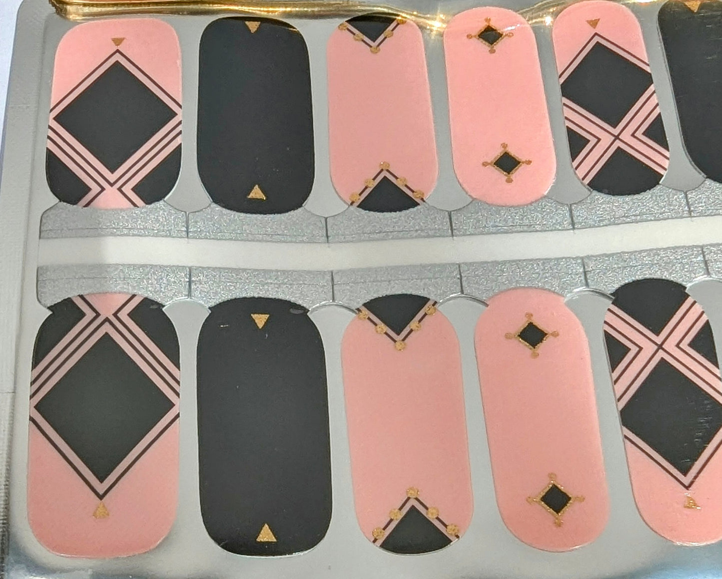 Edgy Pink
